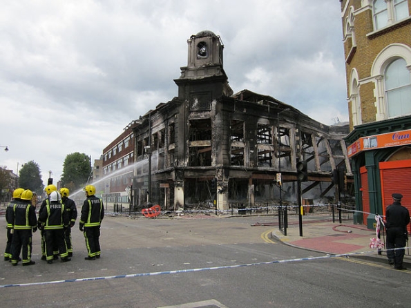 Carpetright store after Tottenham riots